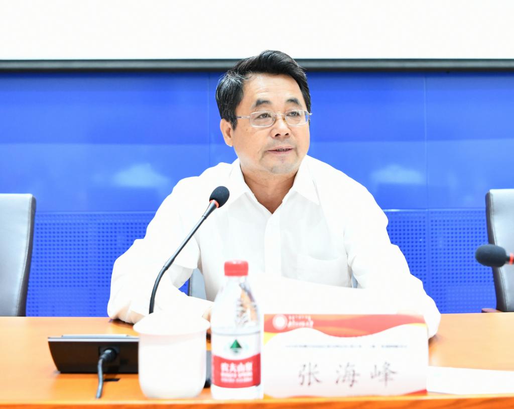 我校举办“三科”特设岗专项计划教师岗前培训班结业典礼